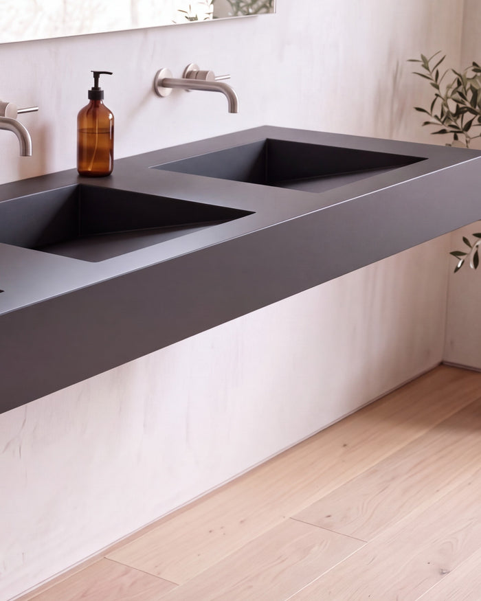 Badeloft details portrait 2026: square edges of the matte black sink