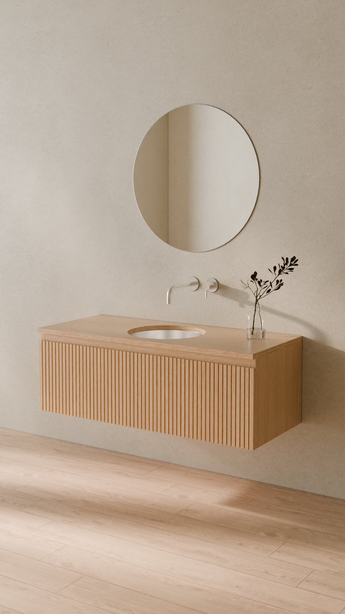 Badeloft details portrait 2026 | ES-UB-01 | Brushed Steel | Stainless_Steel__Camera_Angle_3.png