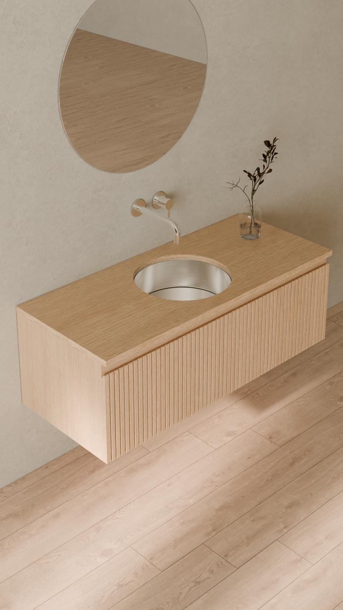 Badeloft details portrait 2026 | ES-UB-01 | Brushed Steel | Stainless_Steel__Camera_Angle_4.png