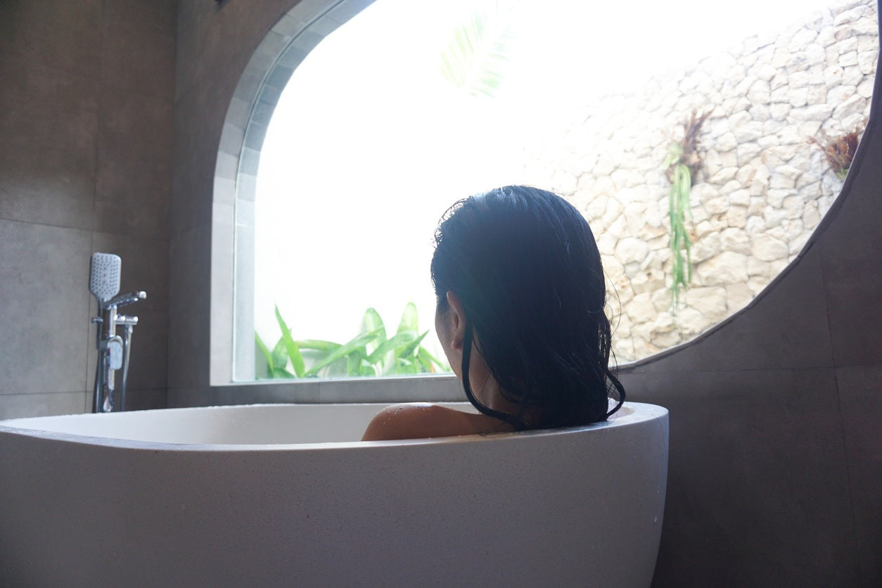 What Is Considered an Extra Deep Soaking Tub?