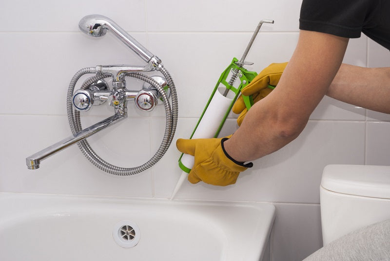 Caulk or Sealant: Which is right for your bathtub?