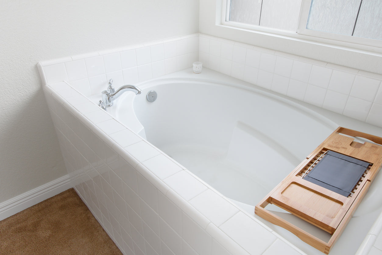 Common Bathtub Materials: Pros, Cons, and Costs for 2026