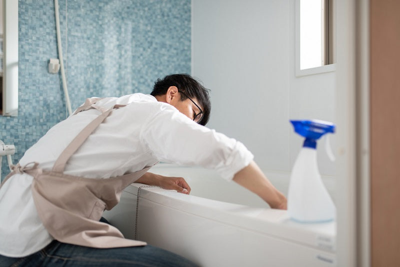 Baking Soda, Bleach, and Vinegar: Which is the best for a clean bathtub in 2025