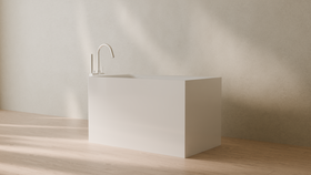 Badeloft render 2026 | BW-06-S | White | Bathtub_Glossy_White__Camera_Angle_3.png