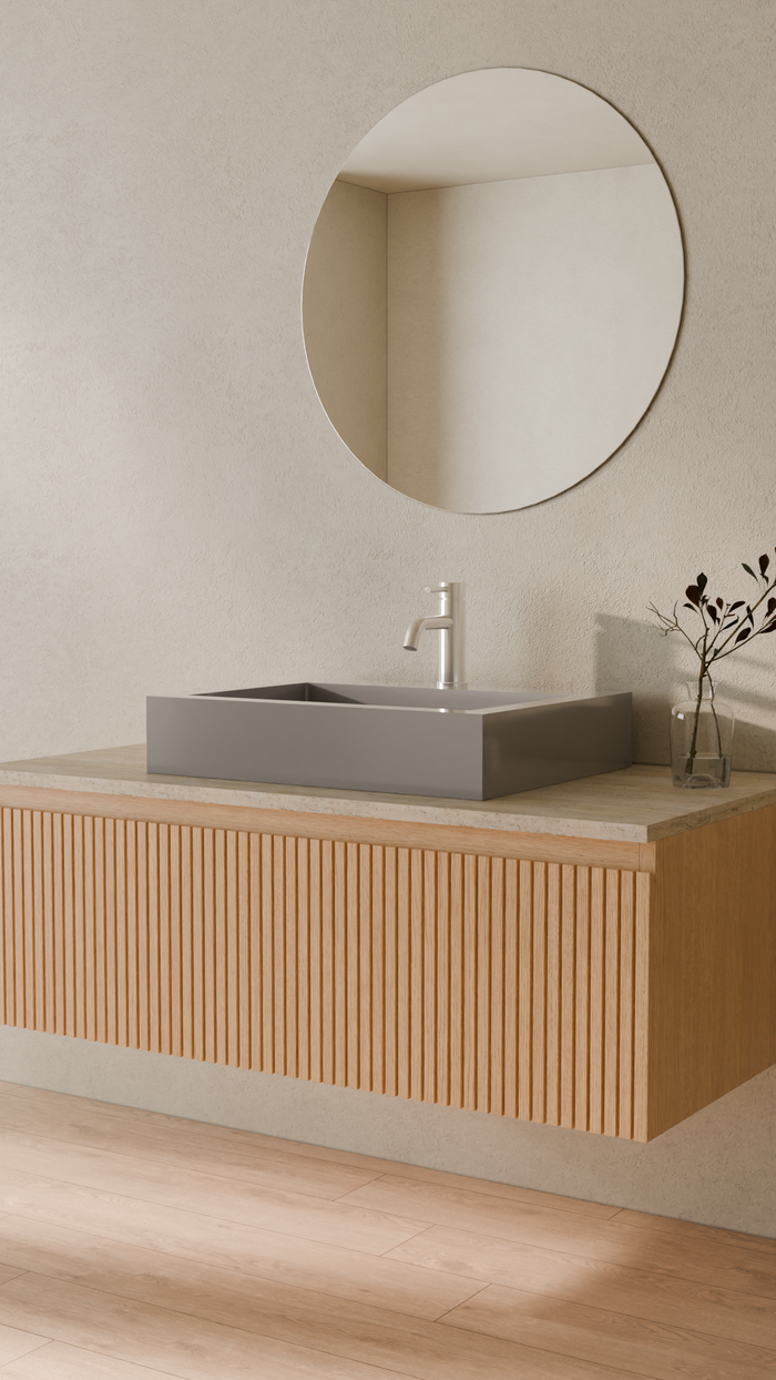 Badeloft details portrait 2026 | WB-05-M | Grey | Sink_Glossy_Grey__Camera_Angle_3.png